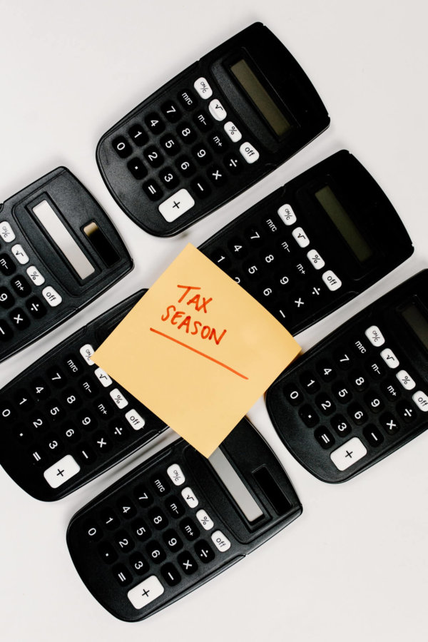 tax note and calculator