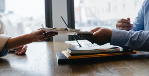 exchanging notepad